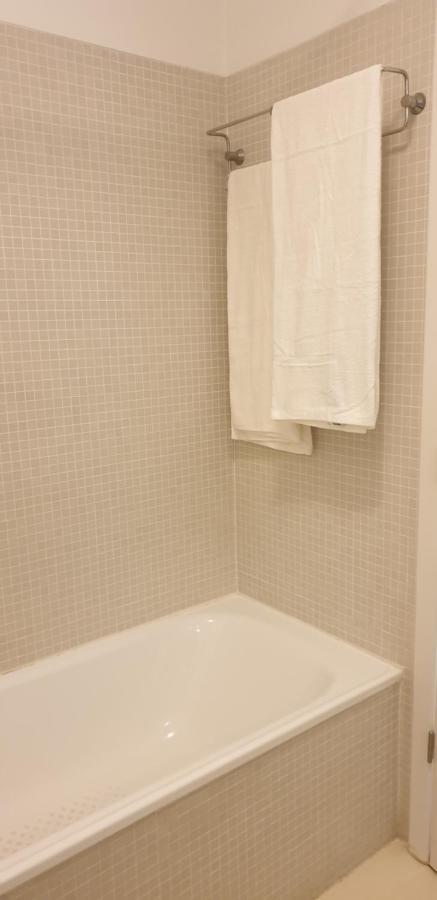 Apartamento 5Min Walk From Subway Station & Free Parking Lisboa Exterior foto